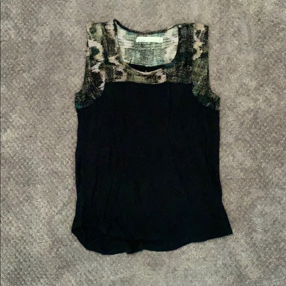 Hi-Line Top - Picture 1 of 2